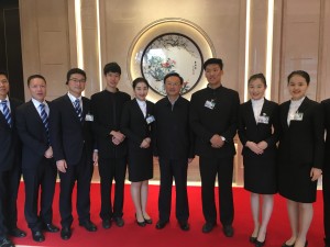 我院G20峰会服务学生章铭、周程远与杨洁篪先生合影