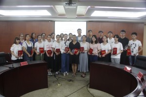参与G20峰会服务学生合影